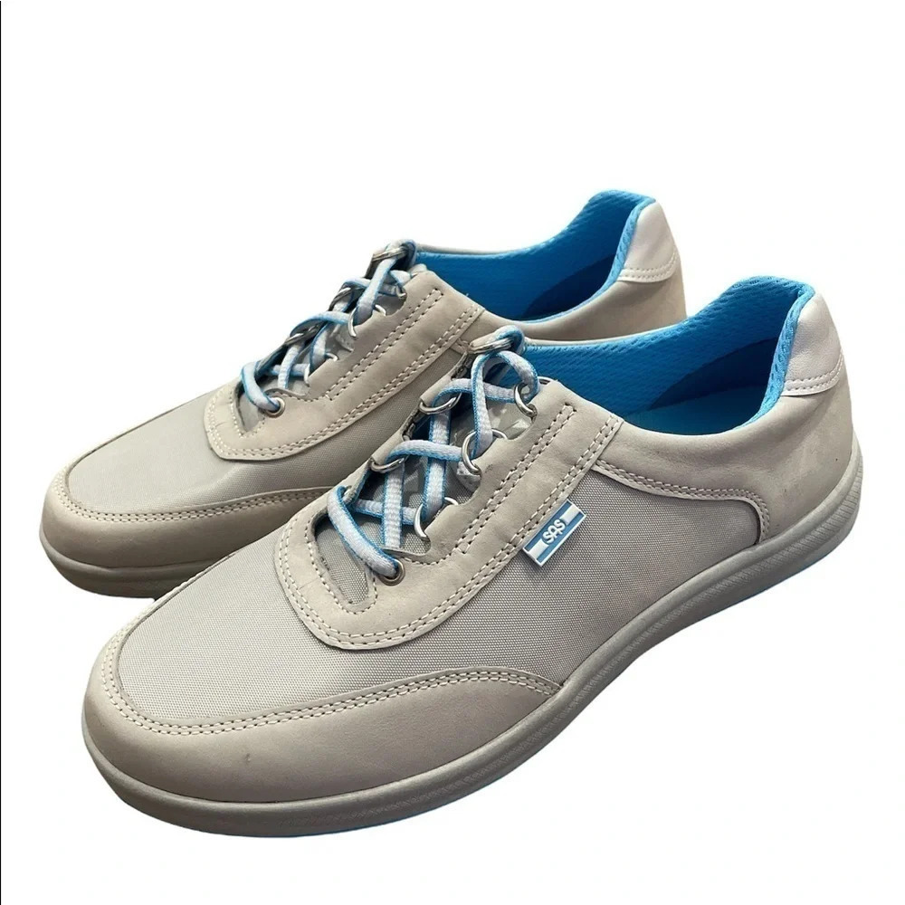 NWOT SAS Sporty Lace Up Sneaker Size 7.5 M Silver